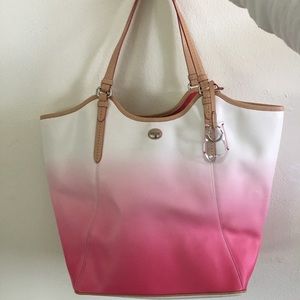 Coach tote bag perfect for summer!